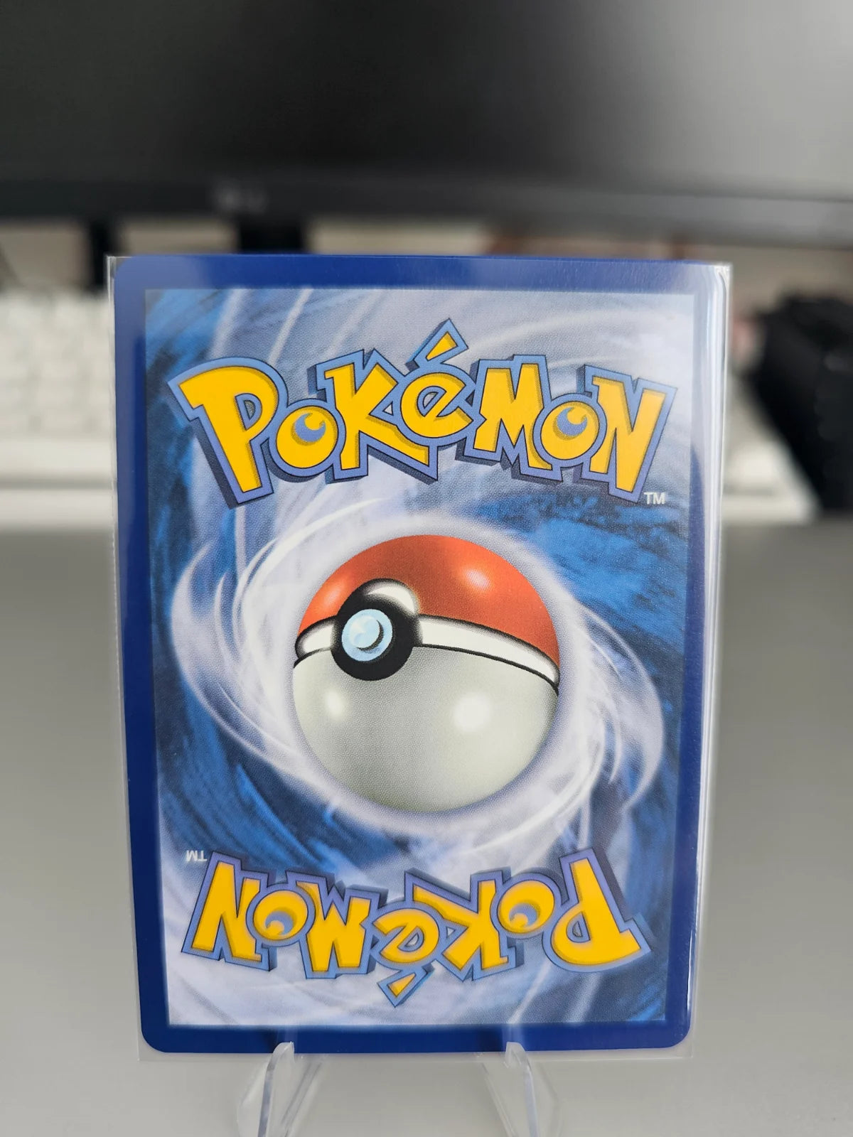 Energy Coin (Poke Ball Pattern) 081/086 · Holofoil (Black Bolt)