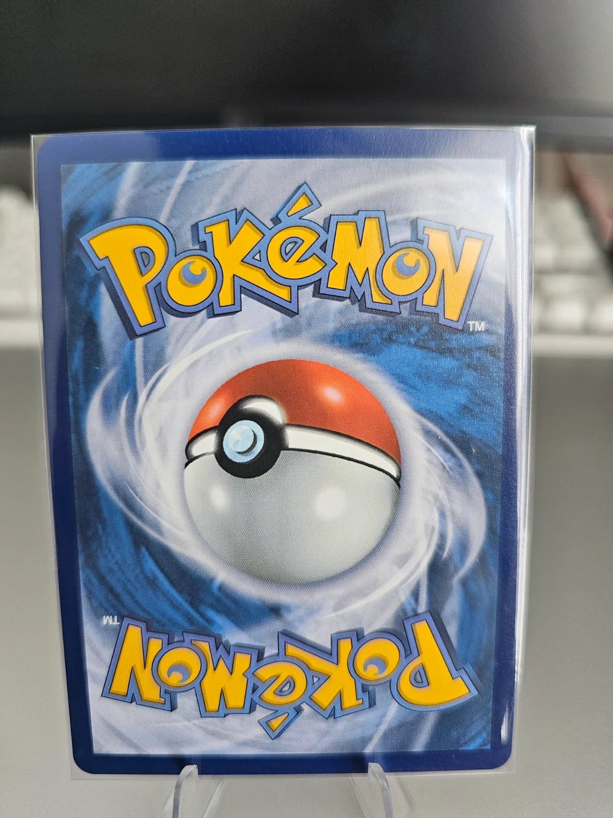 Tool Scrapper (Poke Ball Pattern) 085/086 · Holofoil (White Flare)