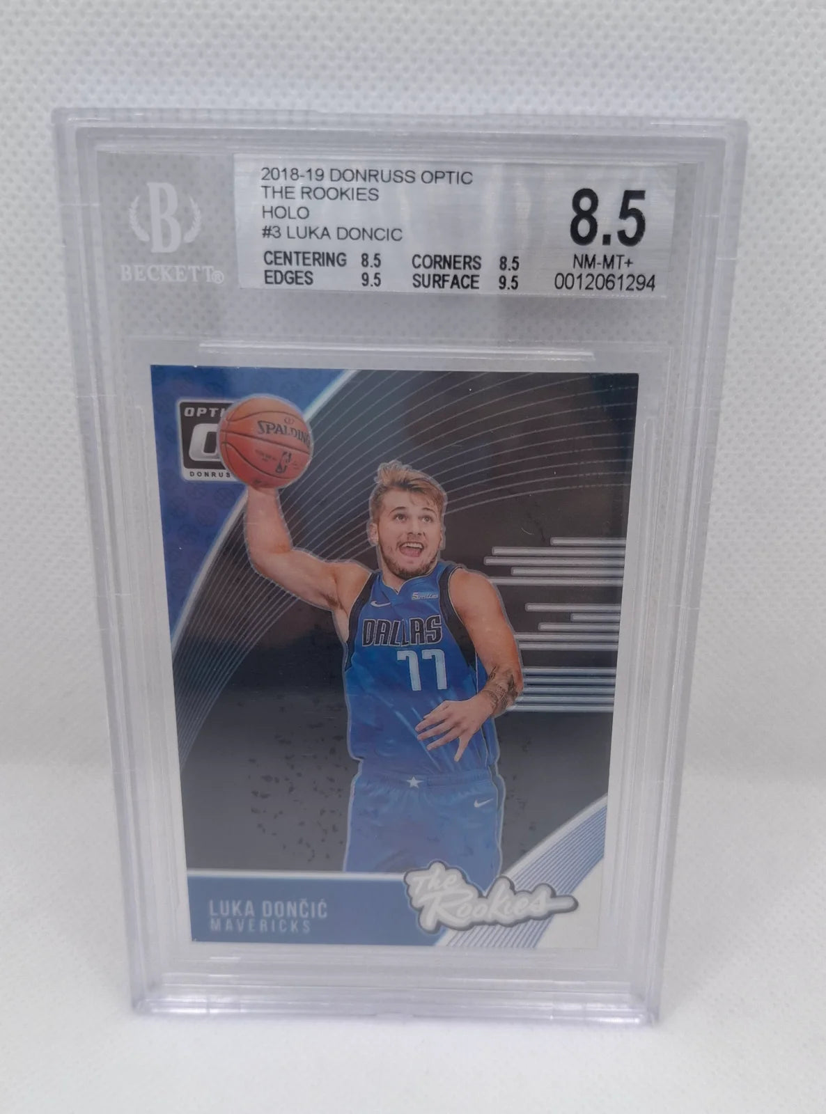 2018-19 Donruss Optic The Rookies Holo Luka Doncic BGS 8.5