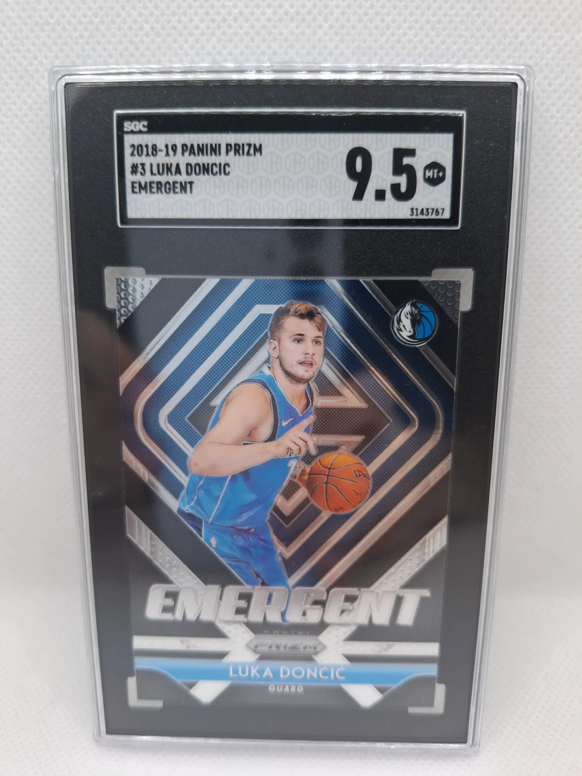 2018-19 Panini Prizm Emergent Luka Doncic SGC 9.5