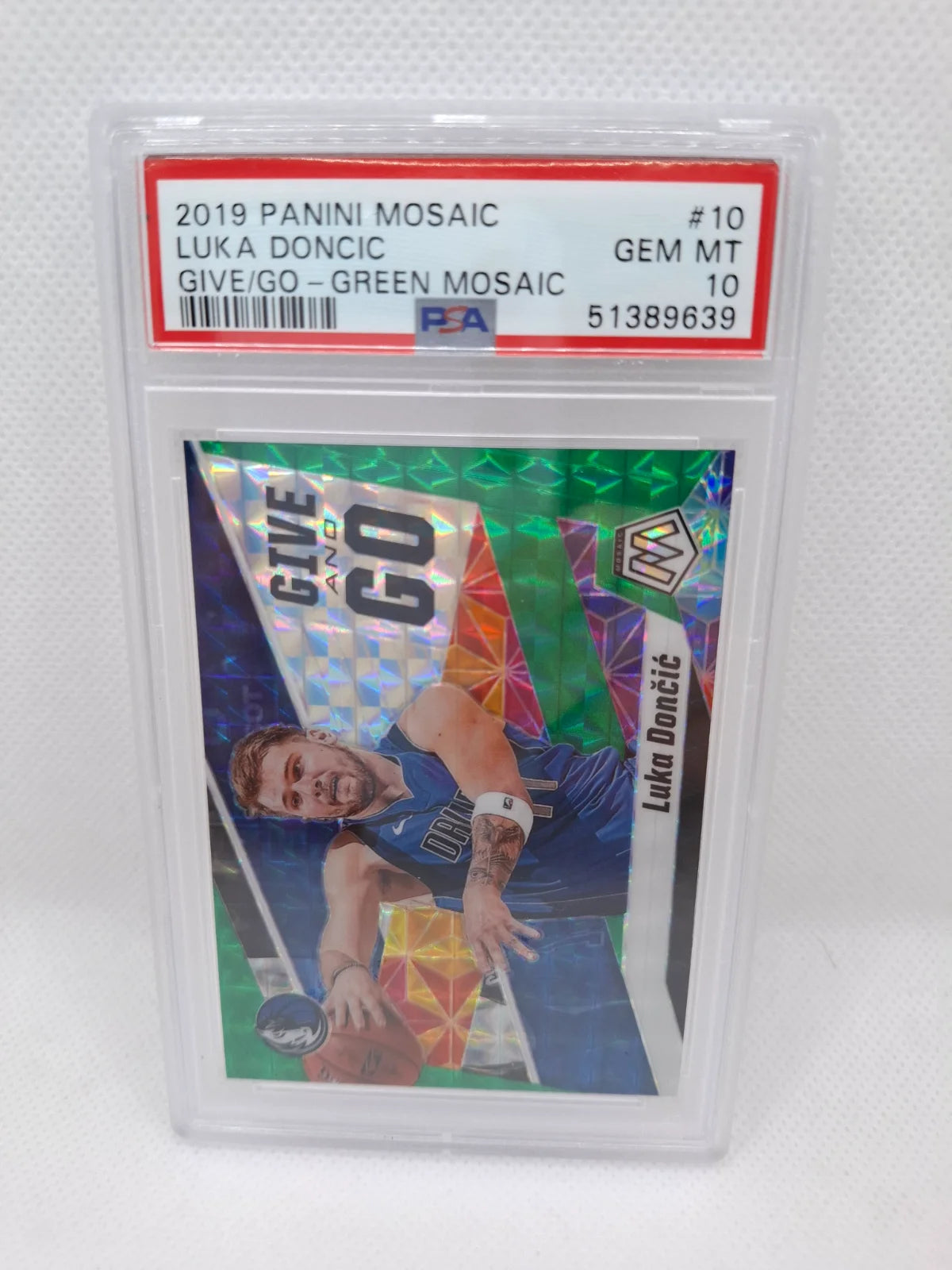 2019 Panini Mosaic #10 Give/Go Green Mosaic Luka Doncic