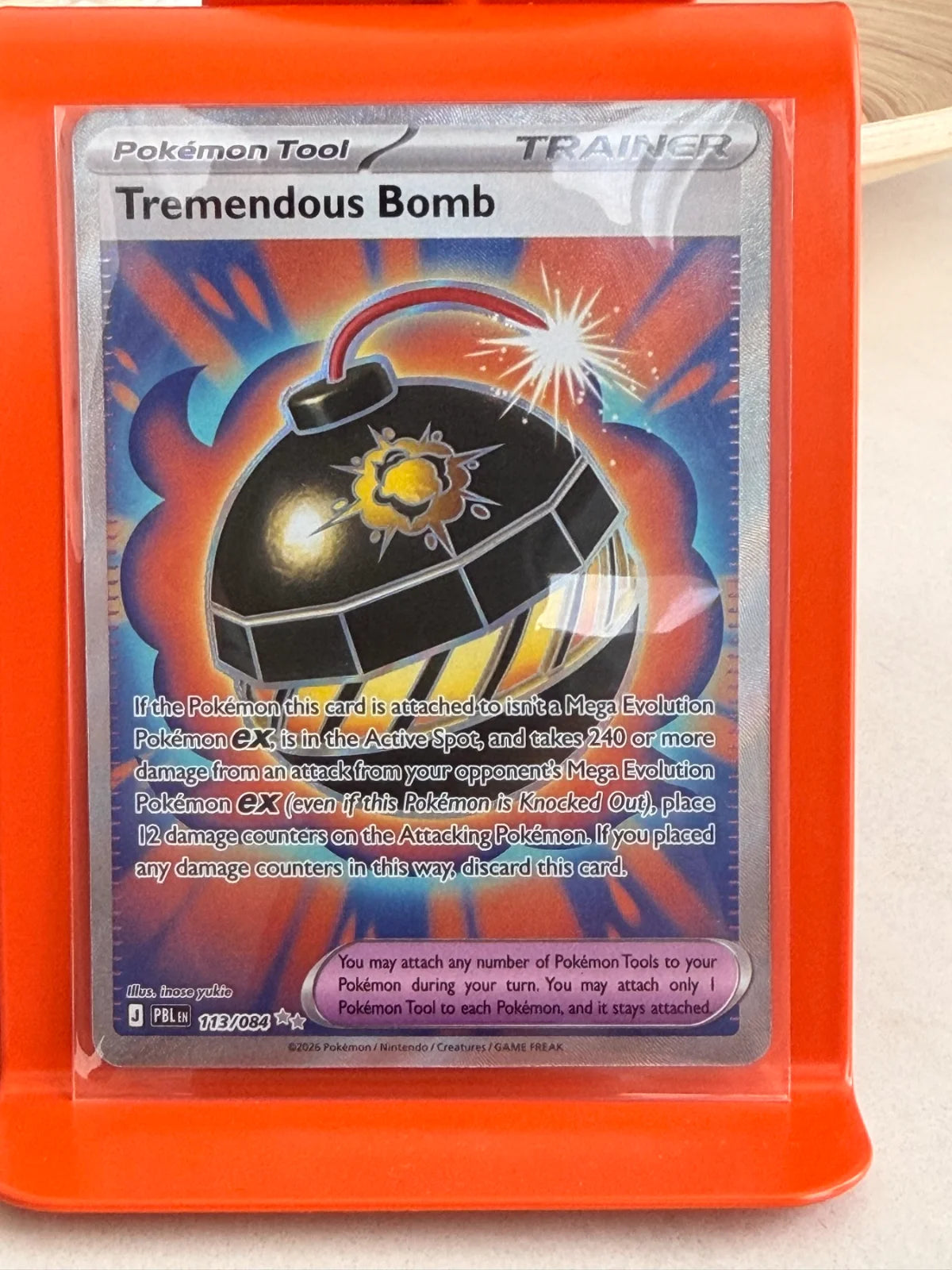 Tremendous Bomb 113/084 · Holofoil (Pitch Black)