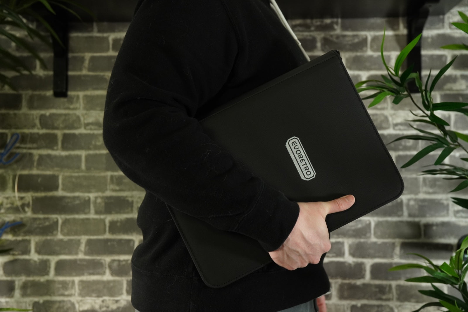 EVORETRO Regular Card Binder with Zipper- Black
