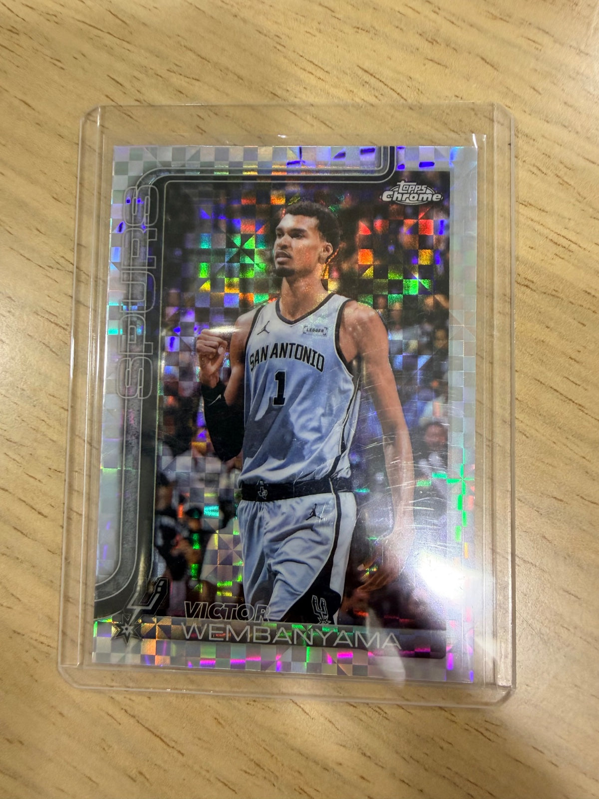 VICTOR WEMBANYAMA 2025-26 TOPPS CHROME UPDATE X-FRACTOR #22 SPURS
