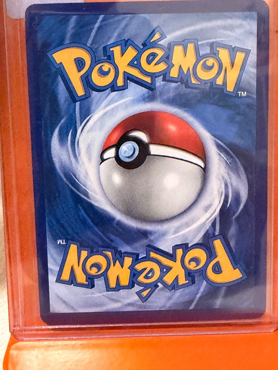Kakuna 33 · 1st Edition (Base Set (1st Edition & Shadowless))