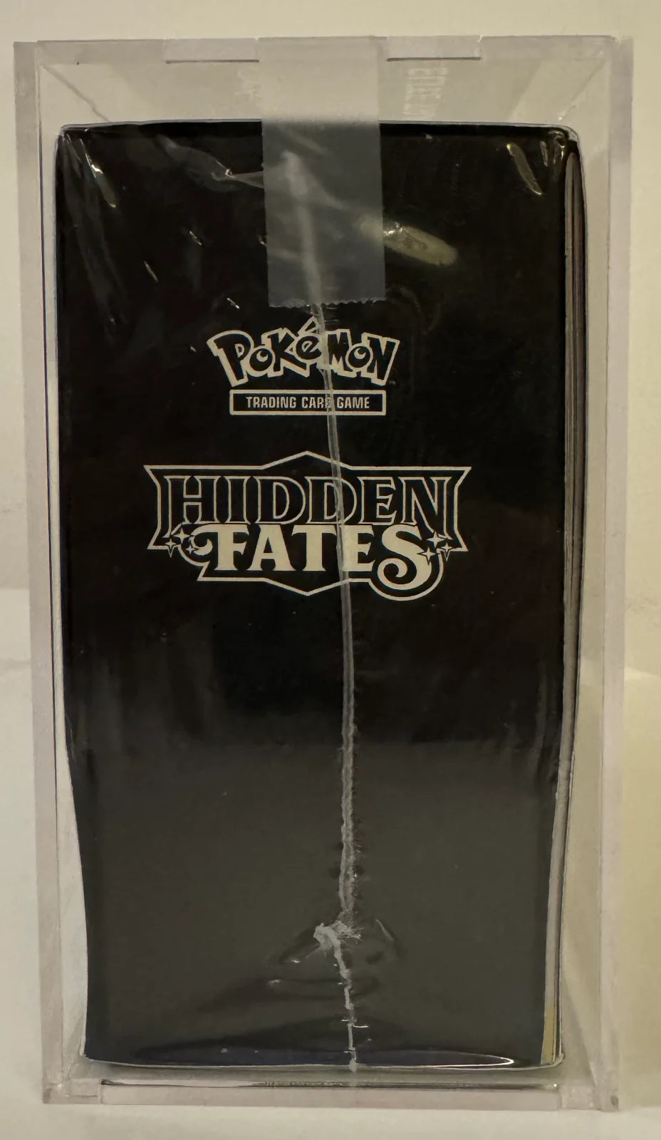 Hidden Fates Elite Trainer Box · Elite Trainer Box (ETB)