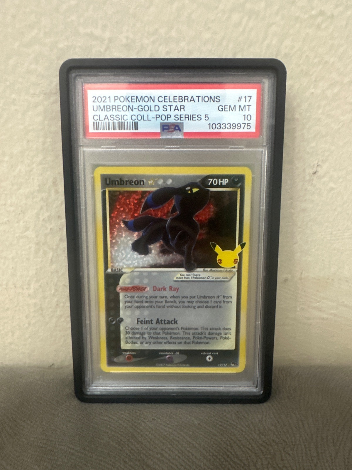 Umbreon Gold Star 17/17 (Celebrations: Classic Collection) — PSA 10