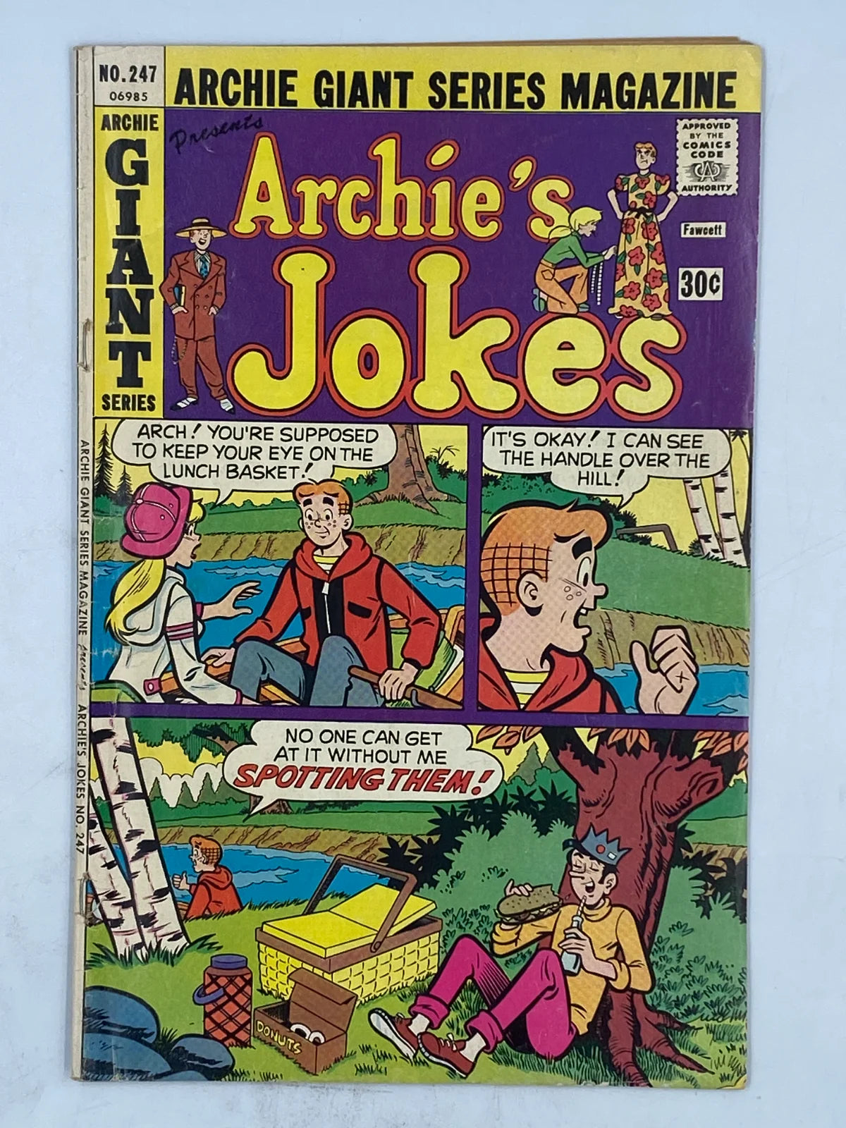 Archie Giant Series Magazine #247, titled Archie's Jokes ( S\N 380 )