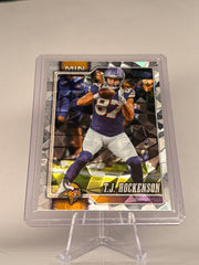 2026 Topps T.J. Hockenson #241 Diamante Foil – Minnesota Vikings