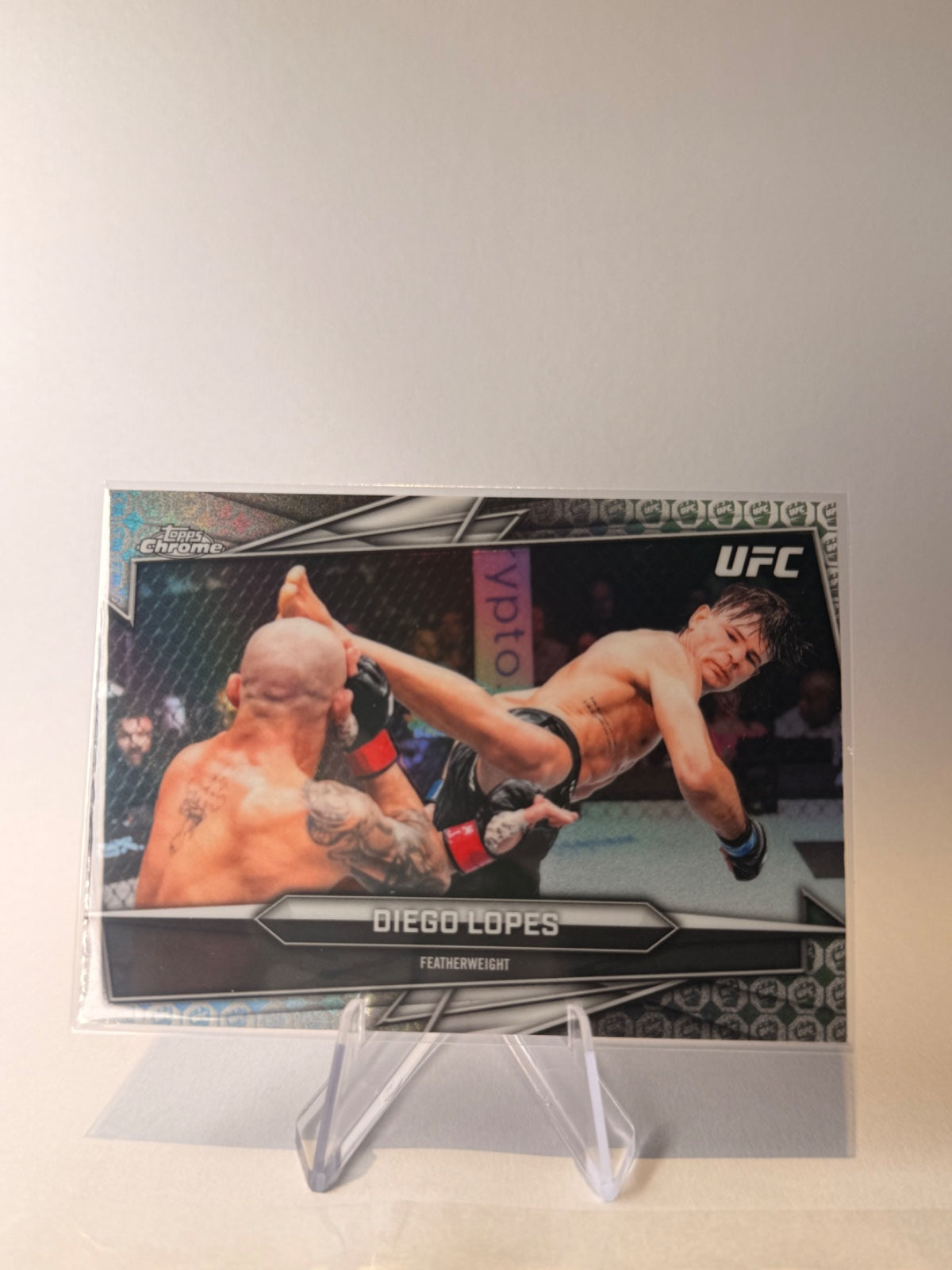 2026 Topps Chrome UFC Diego Lopes #128 UFC Glove Refractor