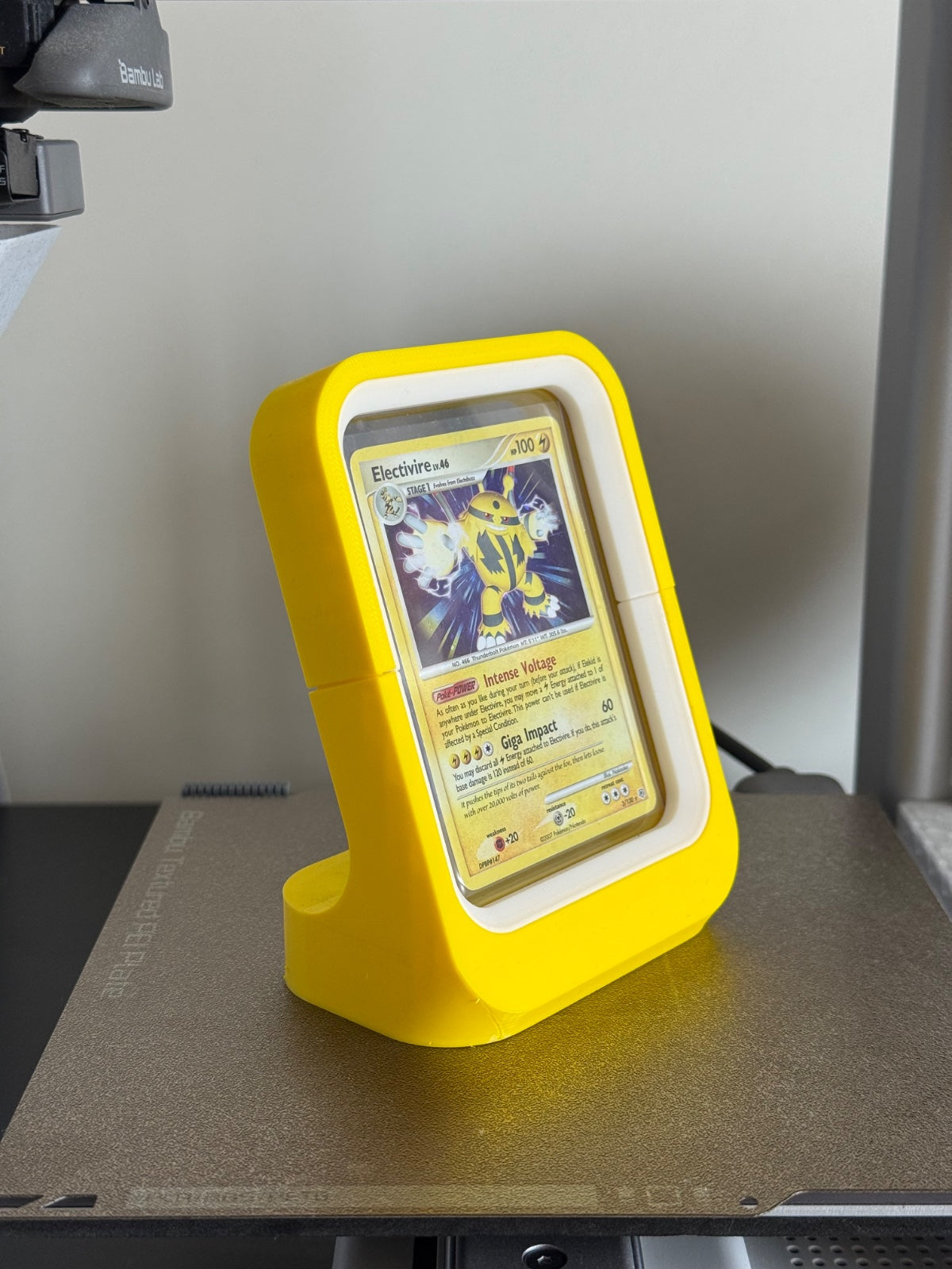 Card Display - Yellow
