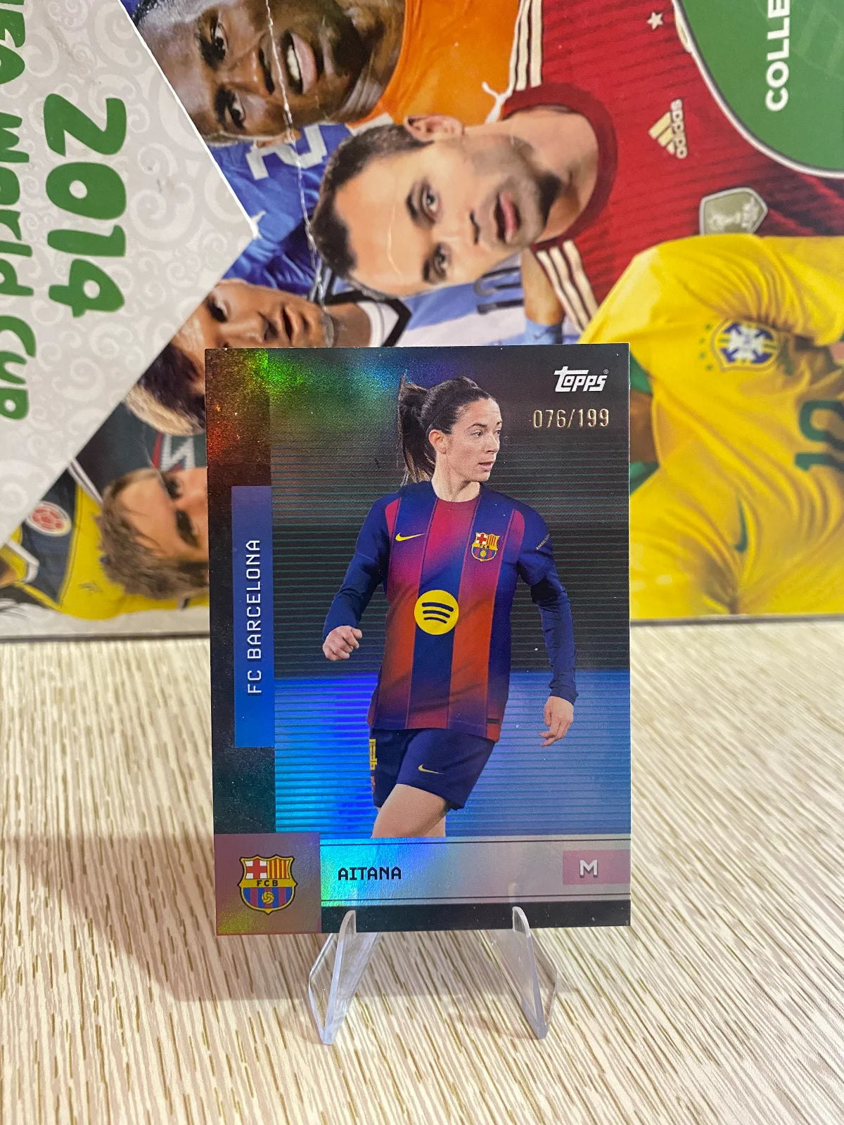 2025-26 Topps FC Barcelona Team Set - Aqua Rainbow Foil #19 Aitana Bonmatí SN199 (076/199)