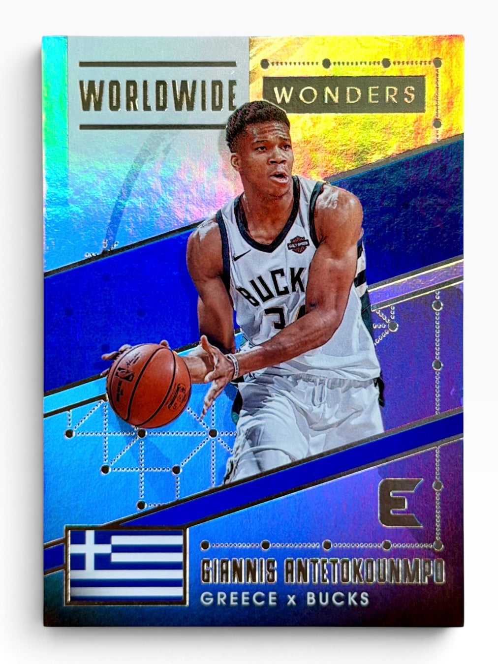2017-18 Panini Essentials Giannis Antetokounmpo World Wide Wonder SSP