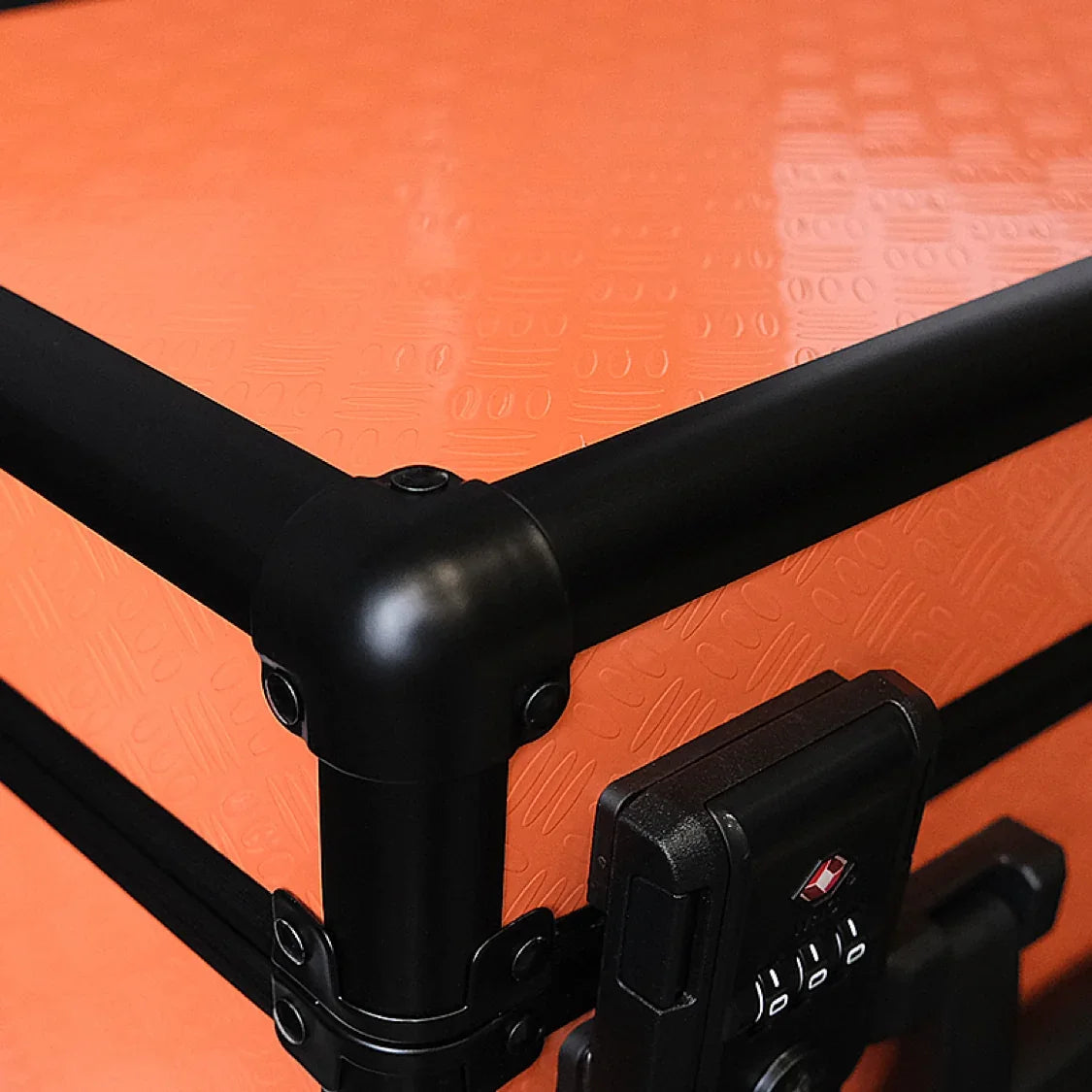 CARDDICTIVE - Slab Case Triple Row