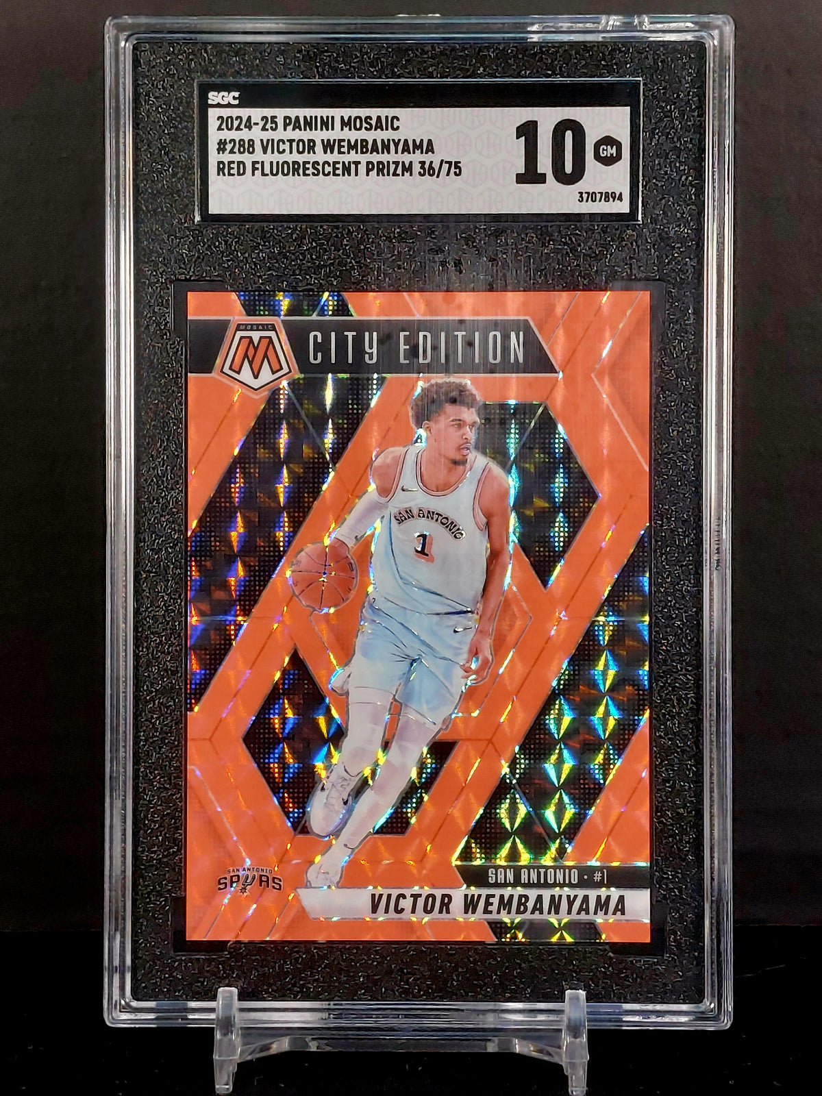 VICTOR WEMBANYAMA (#/75) #288 - 2024-25 Panini Mosaic, Red Fluorescent Prizm /75