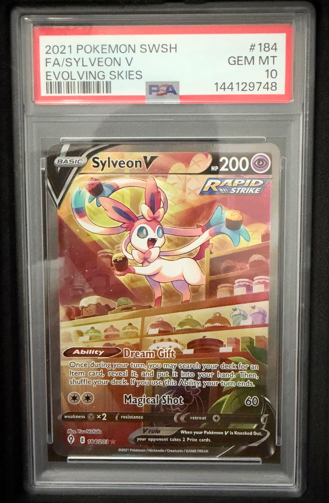 Sylveon V (Alternate Full Art) 184/203 (Evolving Skies) — PSA 10