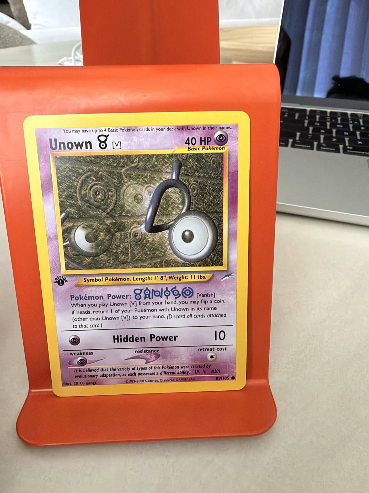 Unown [V] 89 · Neo Destiny - 1st Edition Vintage