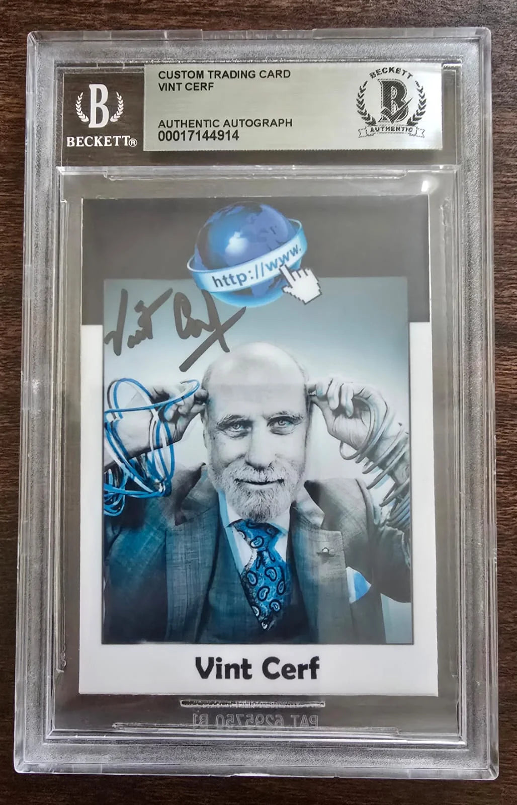 Custom Vint Cerf trading card, personally autographed by the internet pioneer Beckett BGS authenticated autograph