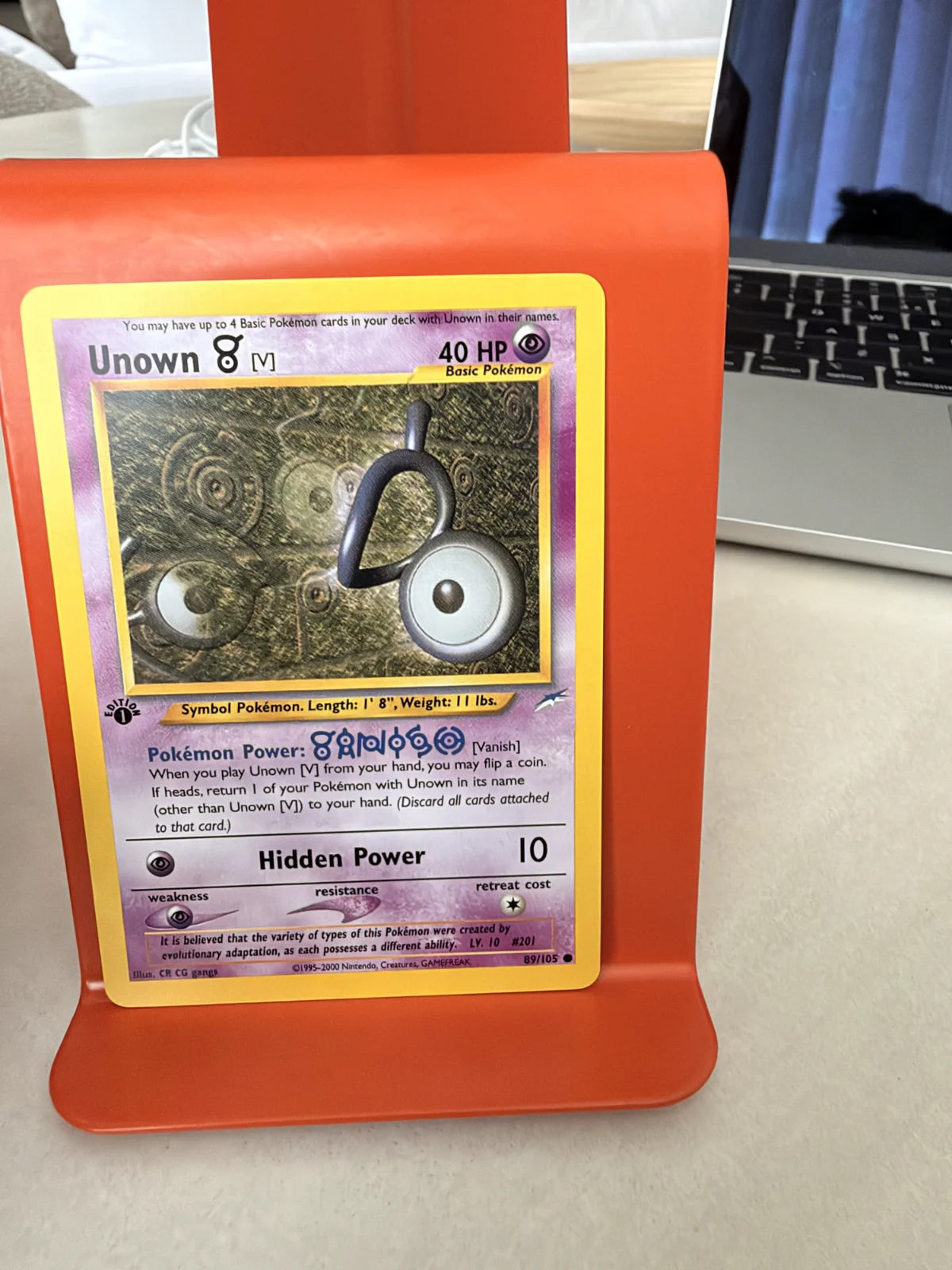 Unown [V] 89 · Neo Destiny - 1st Edition Vintage