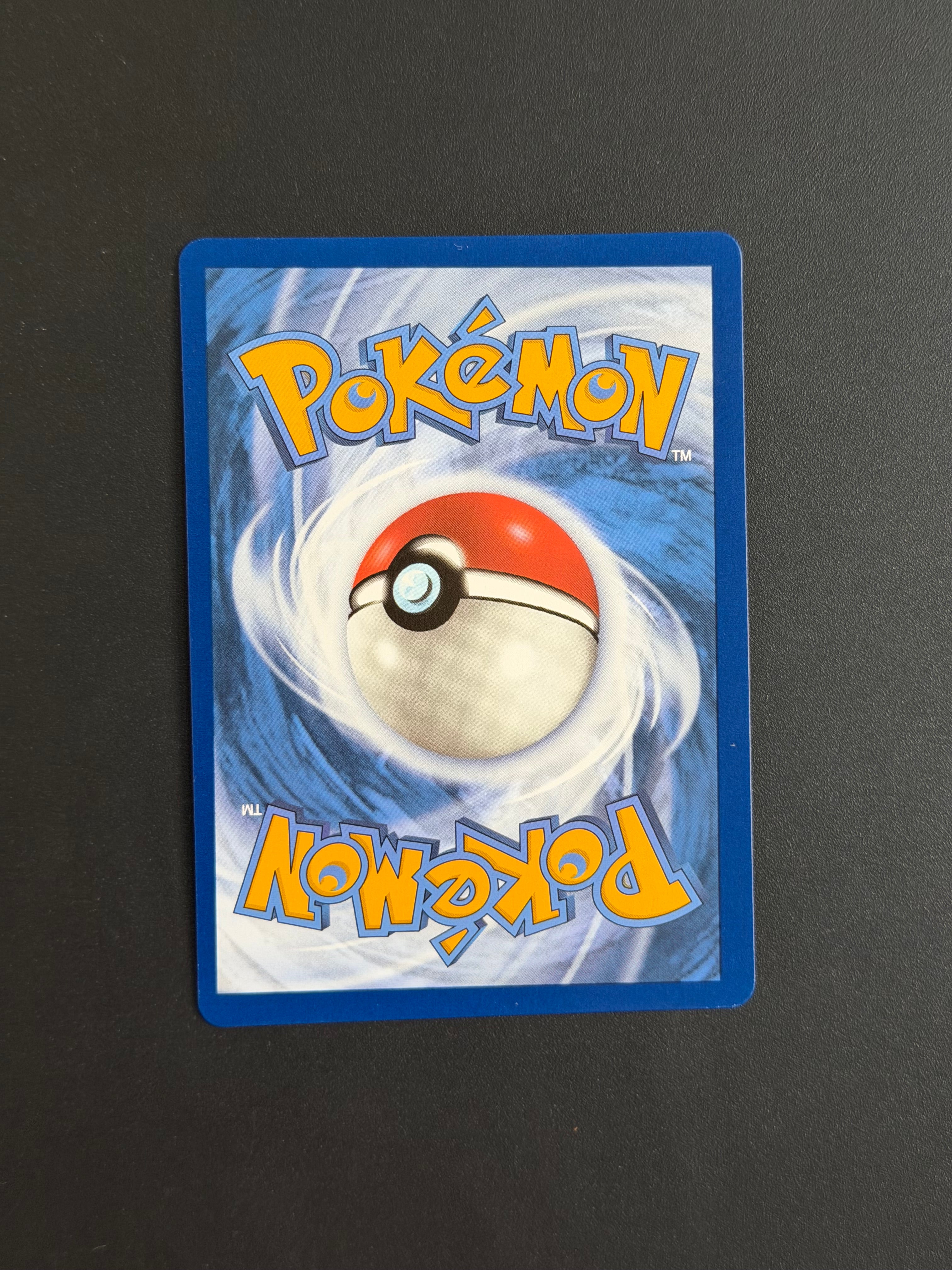 Reshiram V (Full Art) - Silver Tempest 172/195