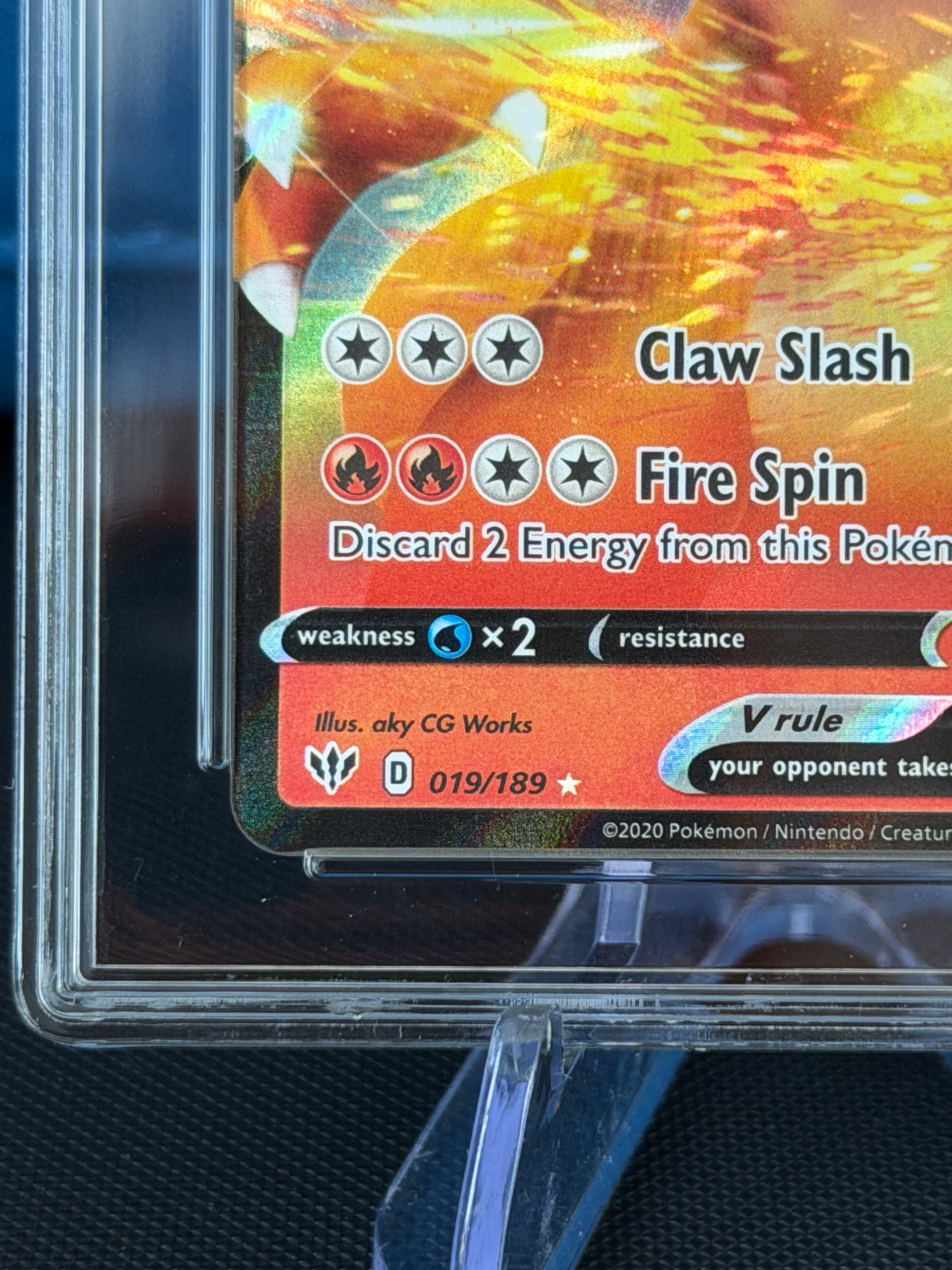 Aura Grading 9 - Charizard V #019 - Darkness Ablaze