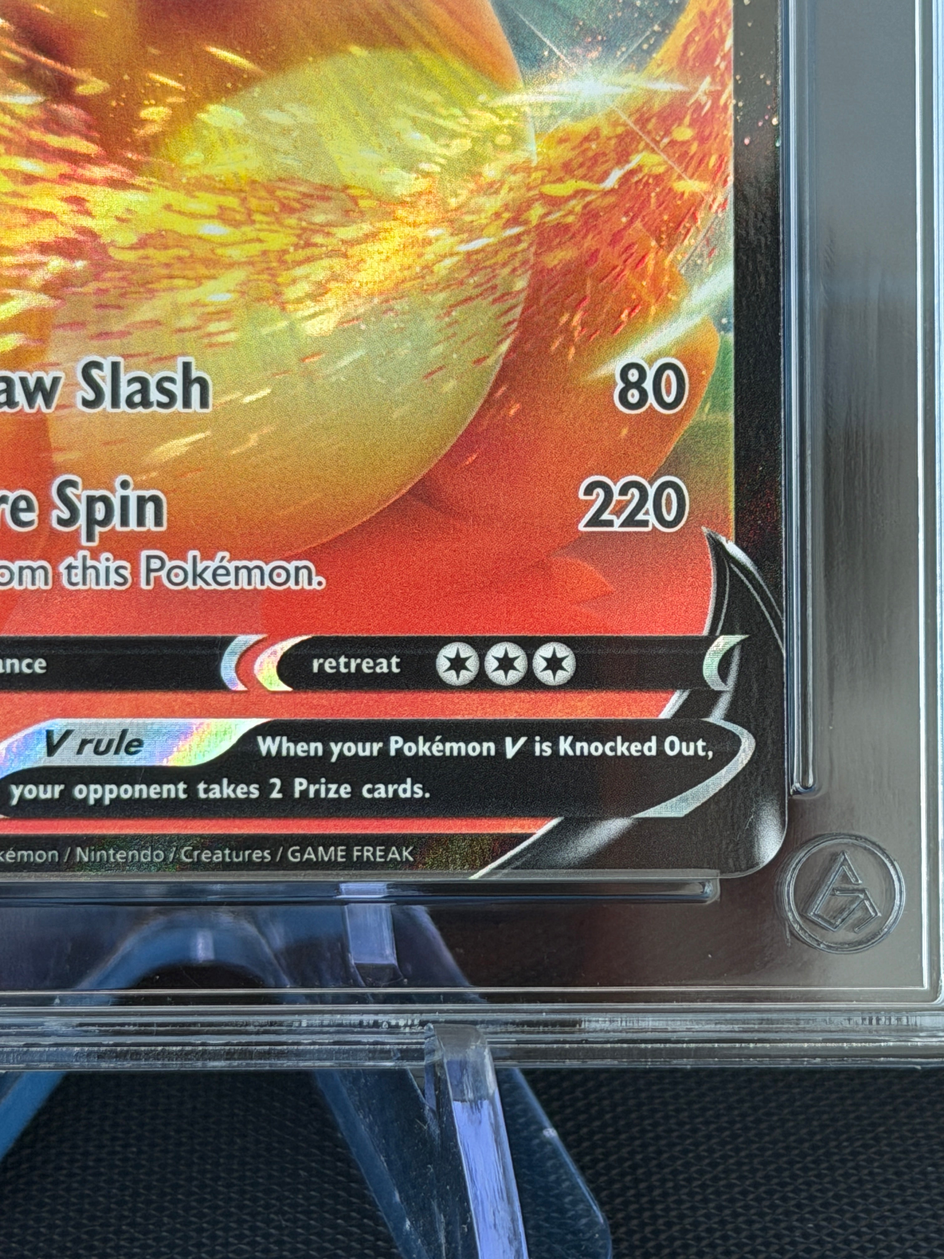 Aura Grading 9 - Charizard V #019 - Darkness Ablaze