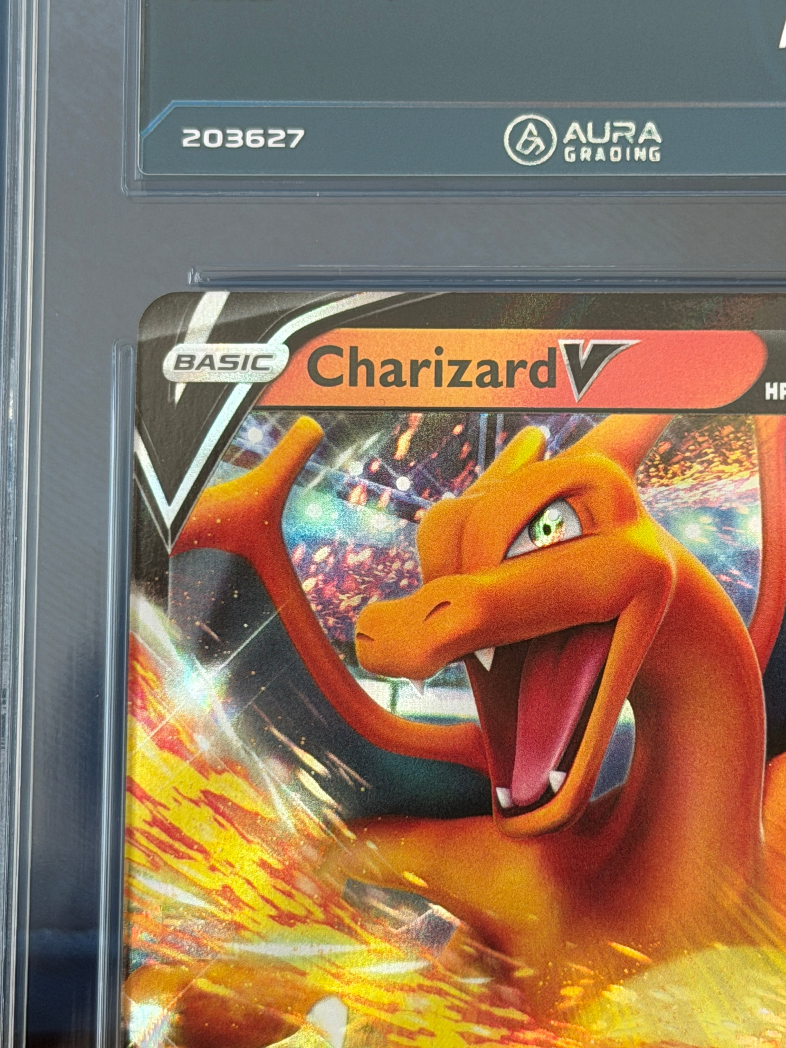Aura Grading 9 - Charizard V #019 - Darkness Ablaze