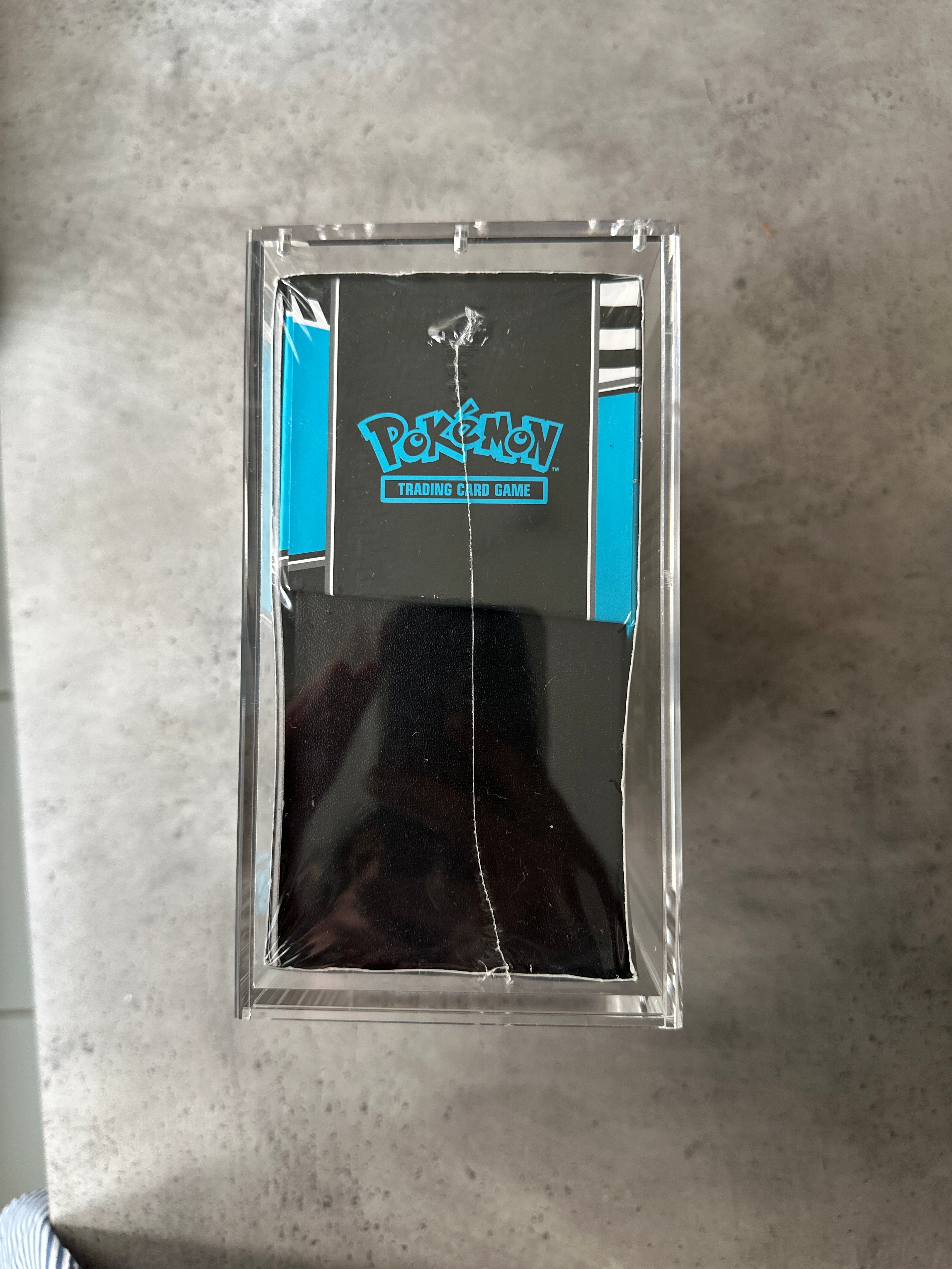 Black Bolt Elite Trainer Box SEALED  with FREE ACRYLIC CASE