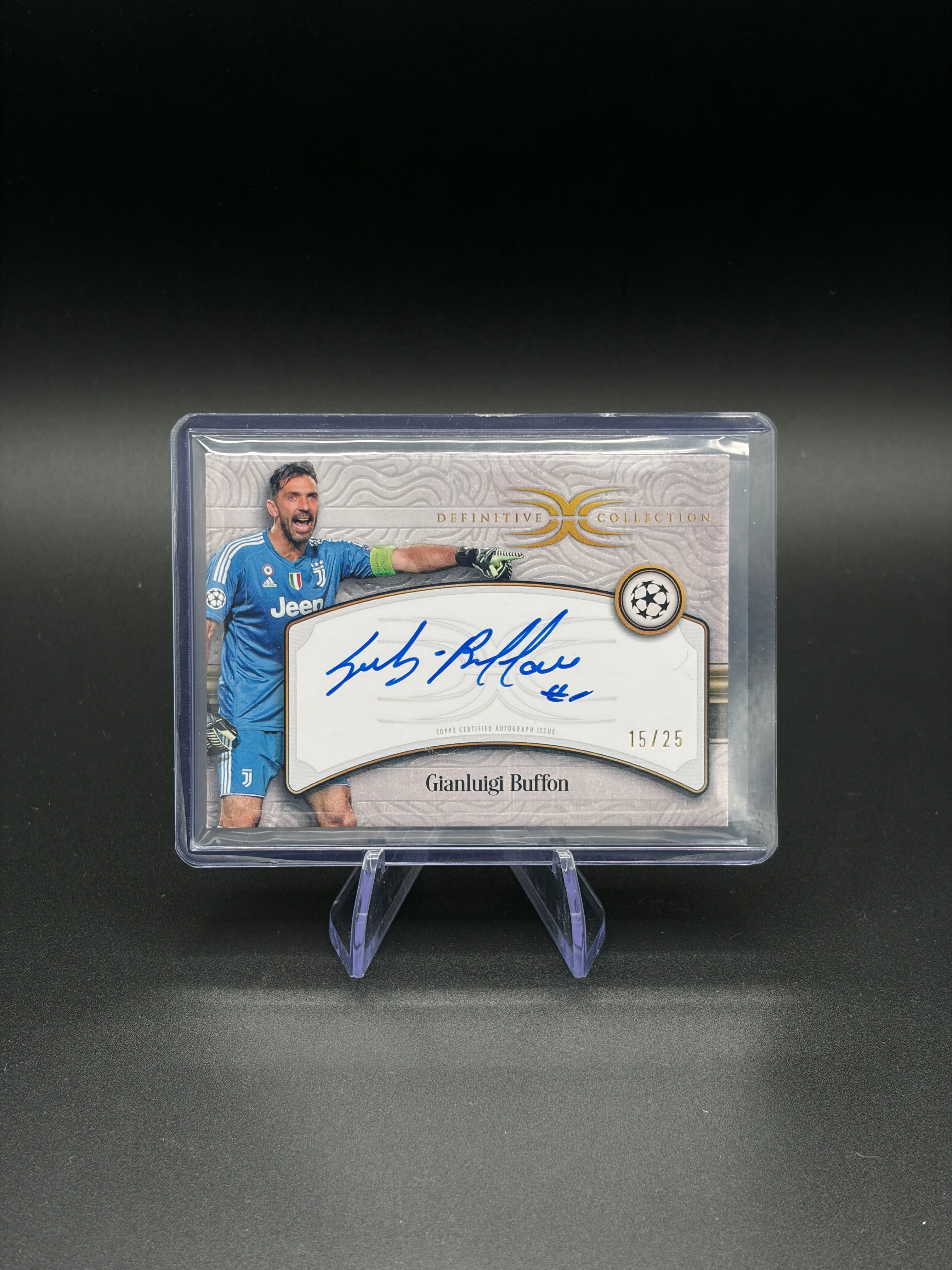 2024-25 Topps Definitive UEFA Gianluigi Buffon Legendary Auto 15/25 #LA-BU Juventus