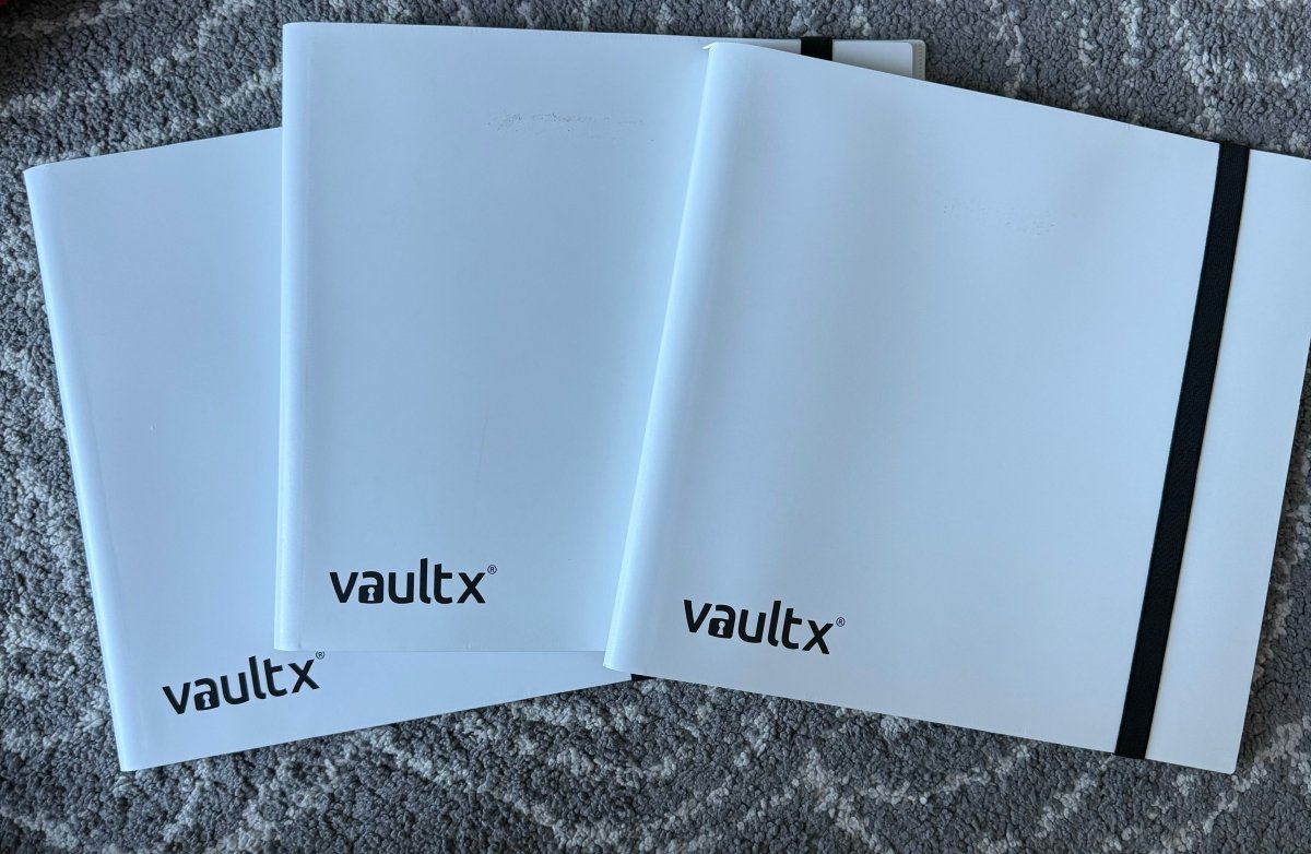 Vault X 12 Pocket Trading Card Strap Binder - 480 cards (White) / Used: lIke new by Schmutzfink TCG on MYNTED