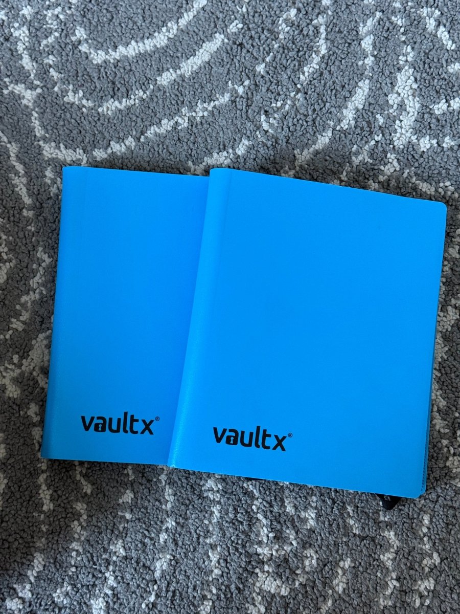 Vault X 4 Pocket Trading Card Strap Binder - 160 cards (White) / Used: lIke new by Schmutzfink TCG on MYNTED