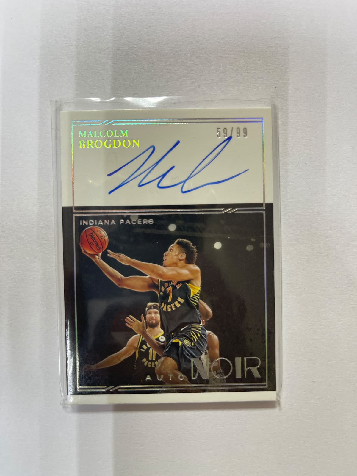 Malcolm Brogdon Auto /99 - Panini Noir